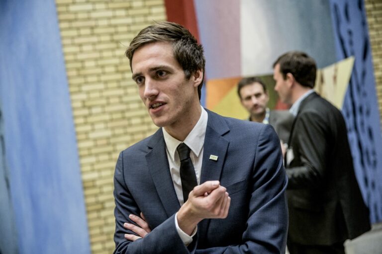 Hovedfoto: Daværende leder av Norsk Studentorganisasjon Ola Magnussen Rydje, etter budsjettforhandlingene på Stortinget 2013. Foto: Stian Stian Lysberg Solum, NTB